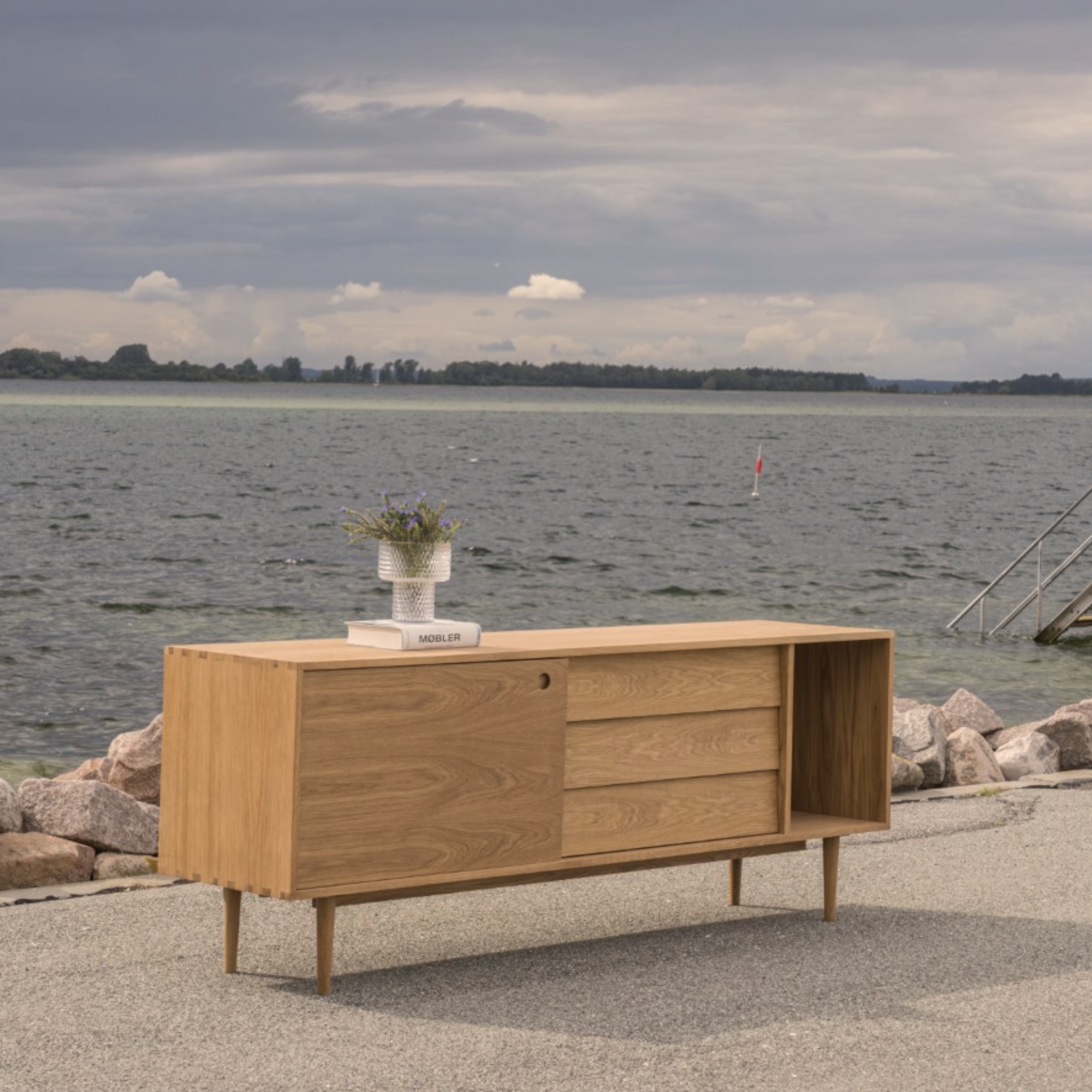 Anrichten / Sideboards