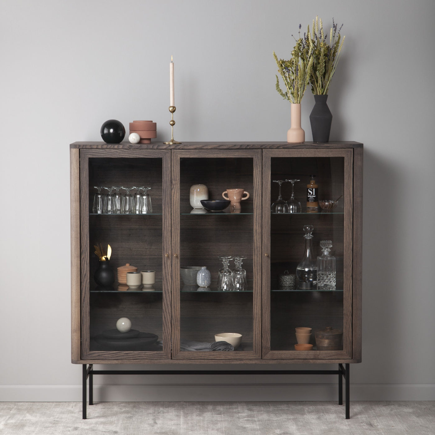 Welve - Vitrine 150cm | Metallgestell Schwarz